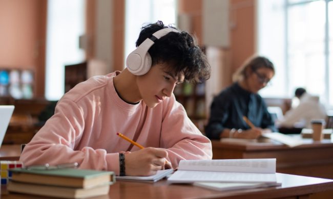 Hack para universitarios: ondas alfa para estudiar Hack para universitarios: ondas alfa para estudiar